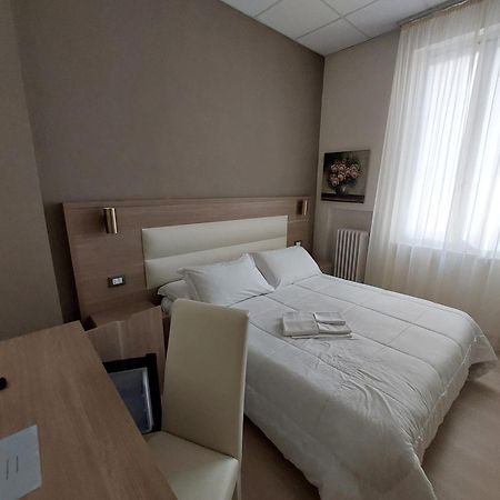 Hotel Tina Diano Marina Bagian luar foto