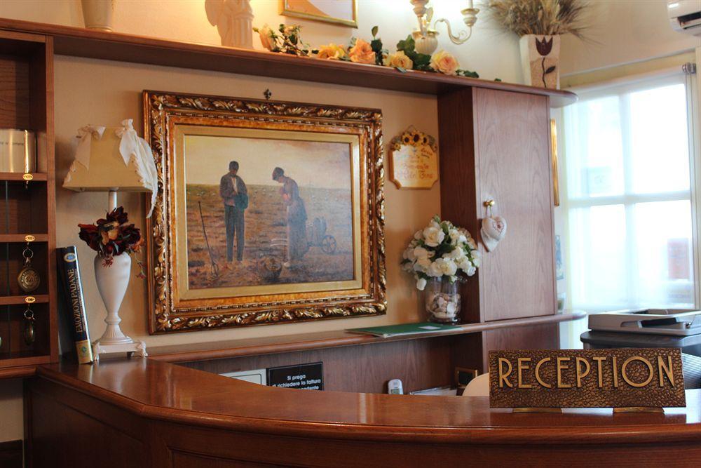 Hotel Tina Diano Marina Bagian luar foto