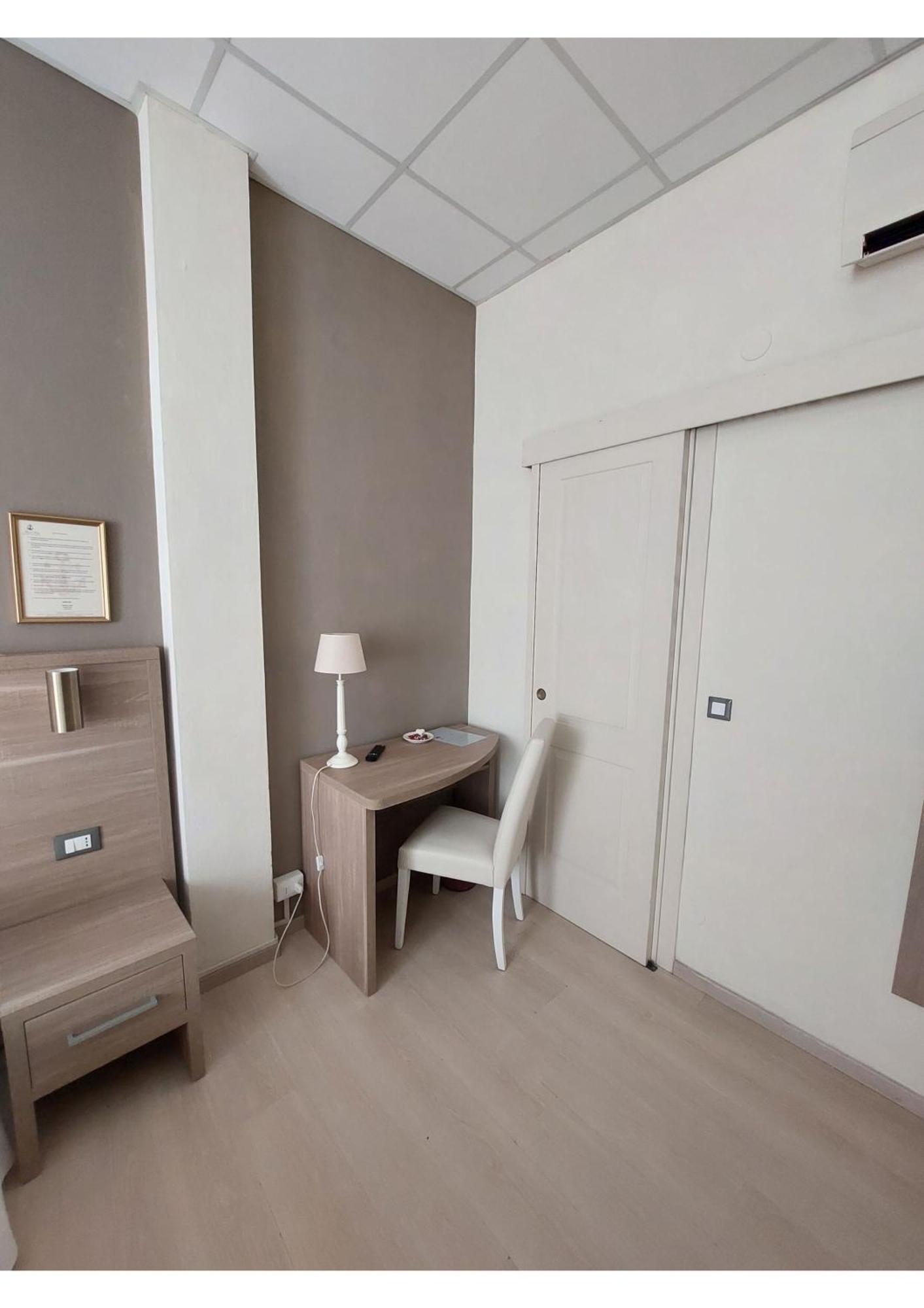 Hotel Tina Diano Marina Bagian luar foto