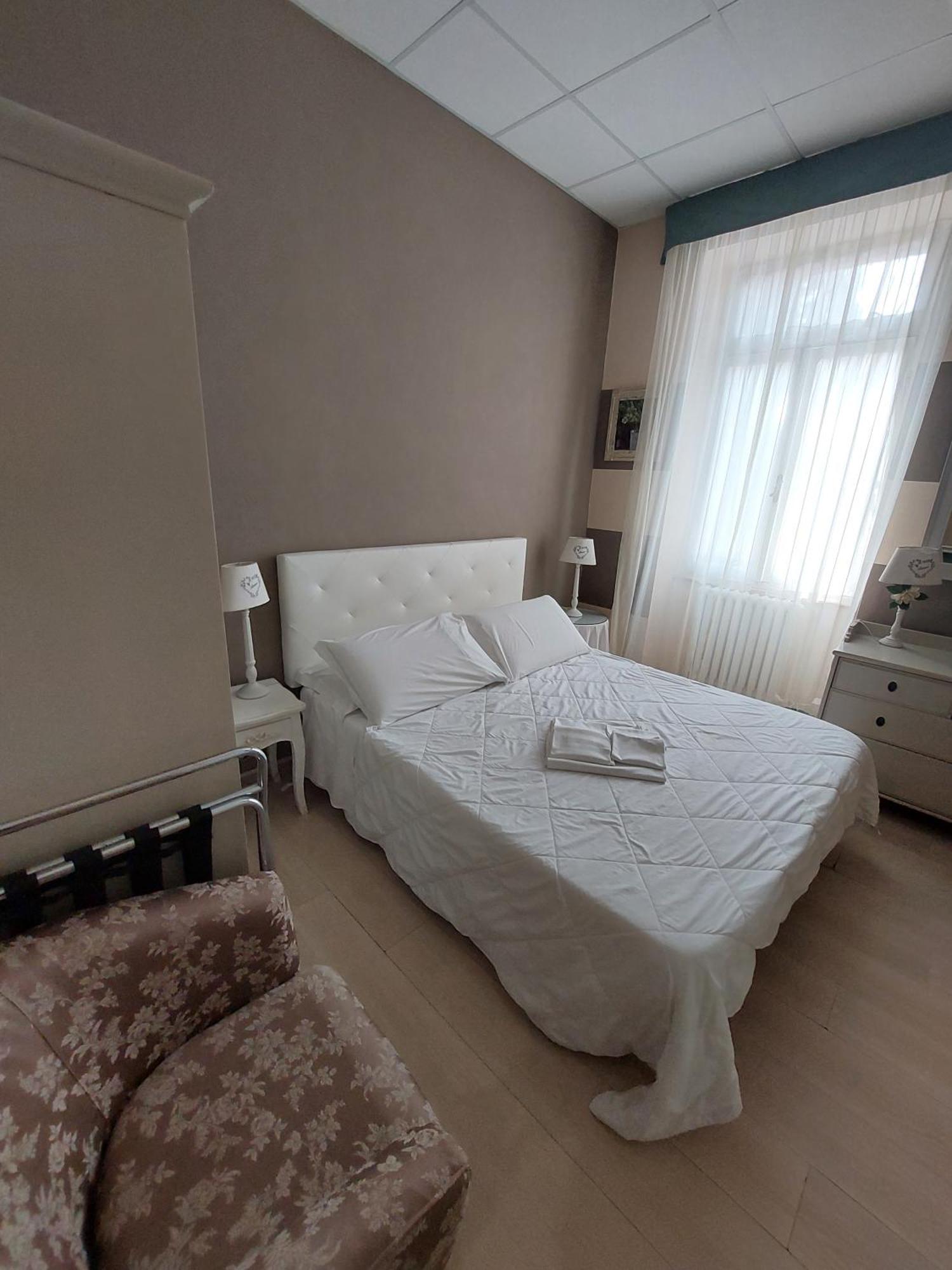 Hotel Tina Diano Marina Bagian luar foto