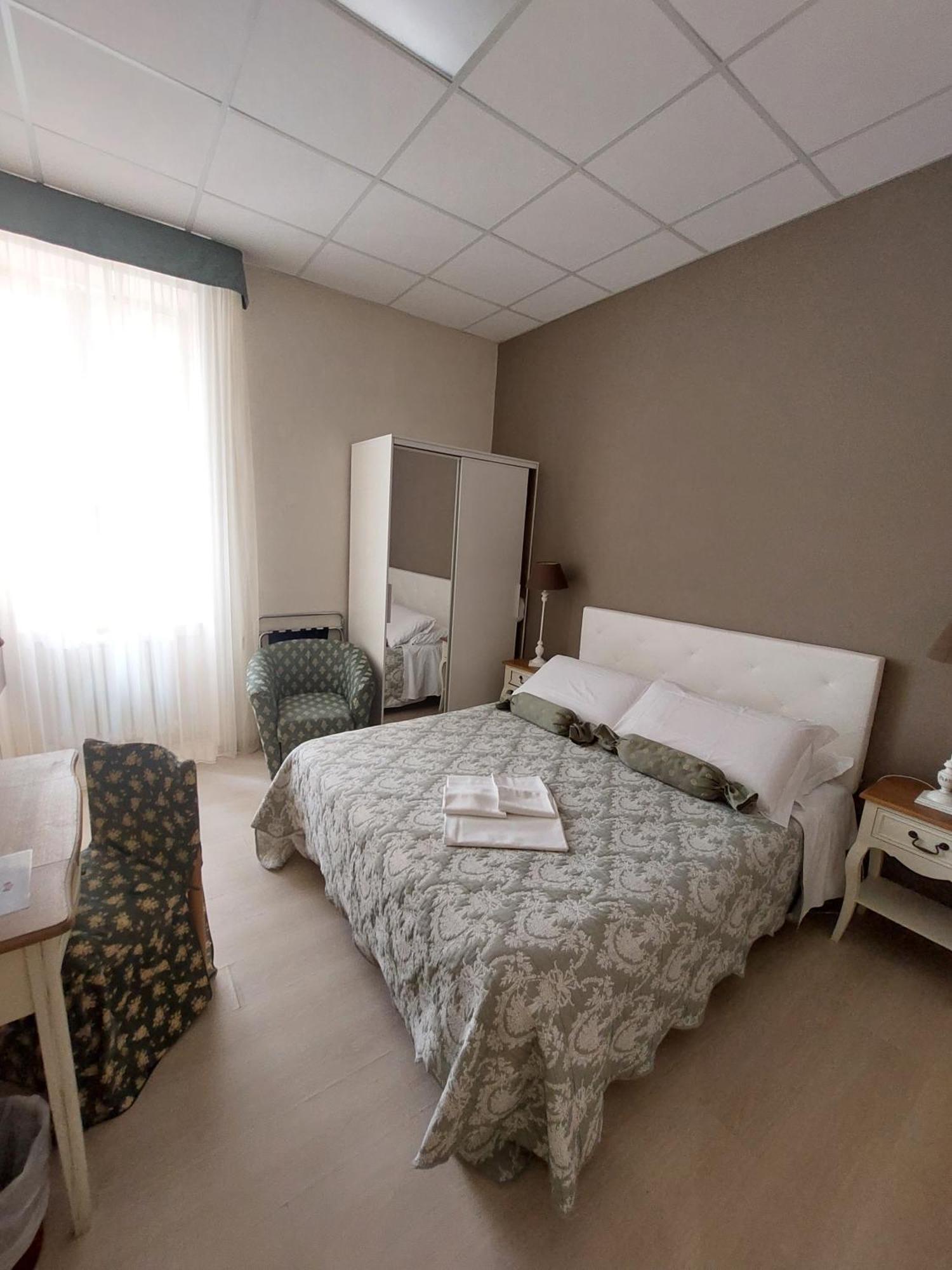 Hotel Tina Diano Marina Bagian luar foto